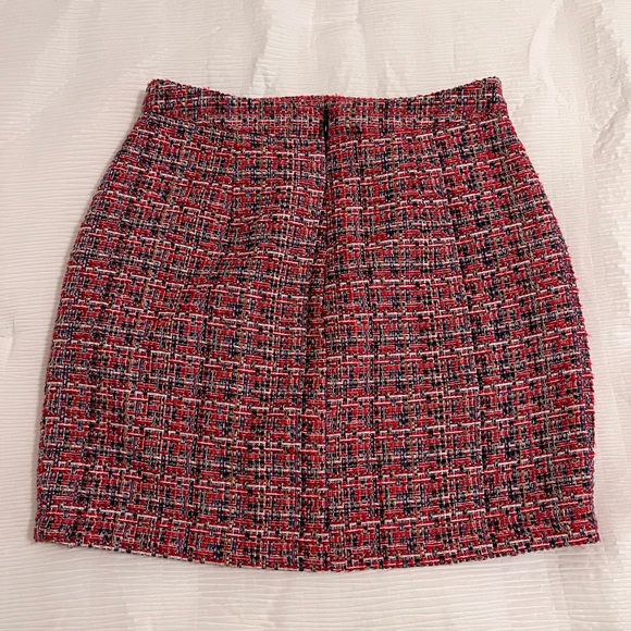 About Use Pocketed Mini Skirt - Picture 1 of 3